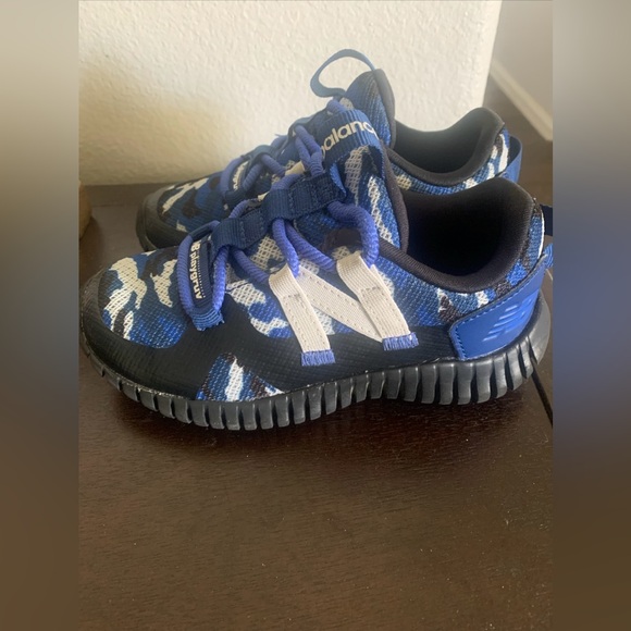 Boy's Shoes New Balance Kids Playgruv v2 Bungee (Little Kid) size 10.5 wide EUC - Picture 3 of 9